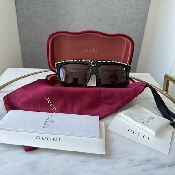 New! Authentic Gucci Crystal frame sunglasses - Picture 8 of 12